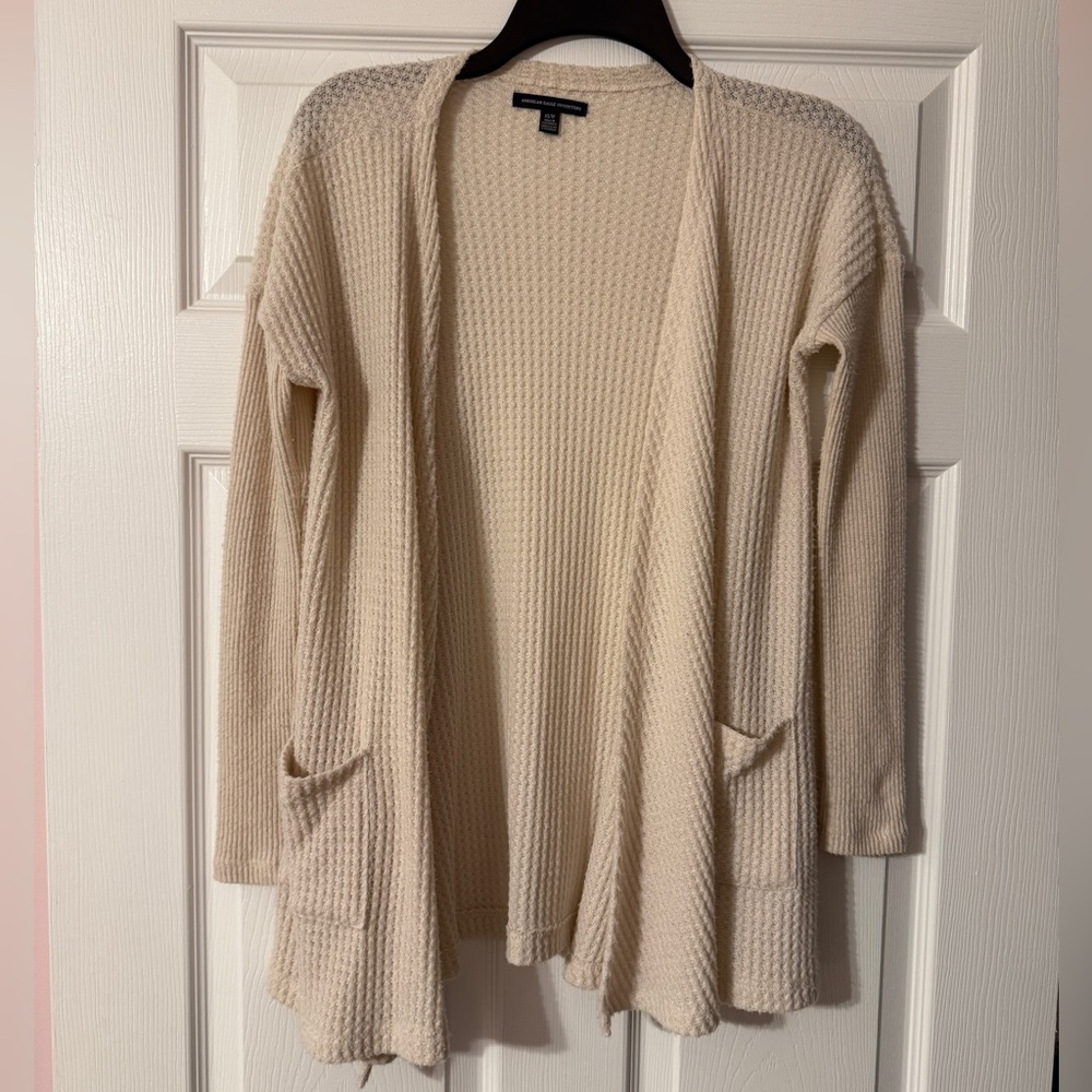 American Eagle Cream Cardigan - Picture 1 of 5
